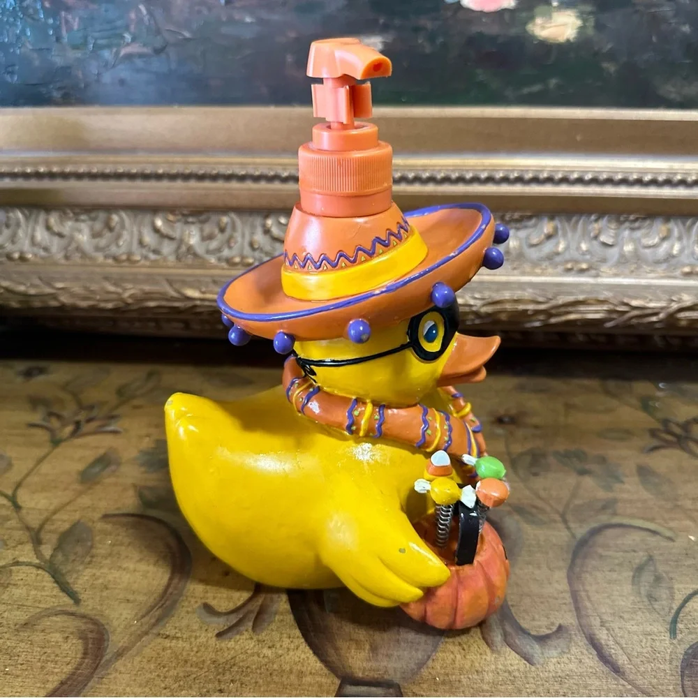Halloween Duck Soap Dispenser Halloween Fiesta Duck Lotion Soap Dispenser RARE